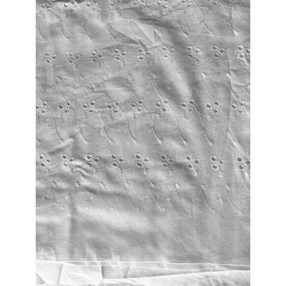 White Cotton Eyelet Lace Fabric Floral Embroidered 3.88 Yards X 44" Sewing - Picture 7 of 8